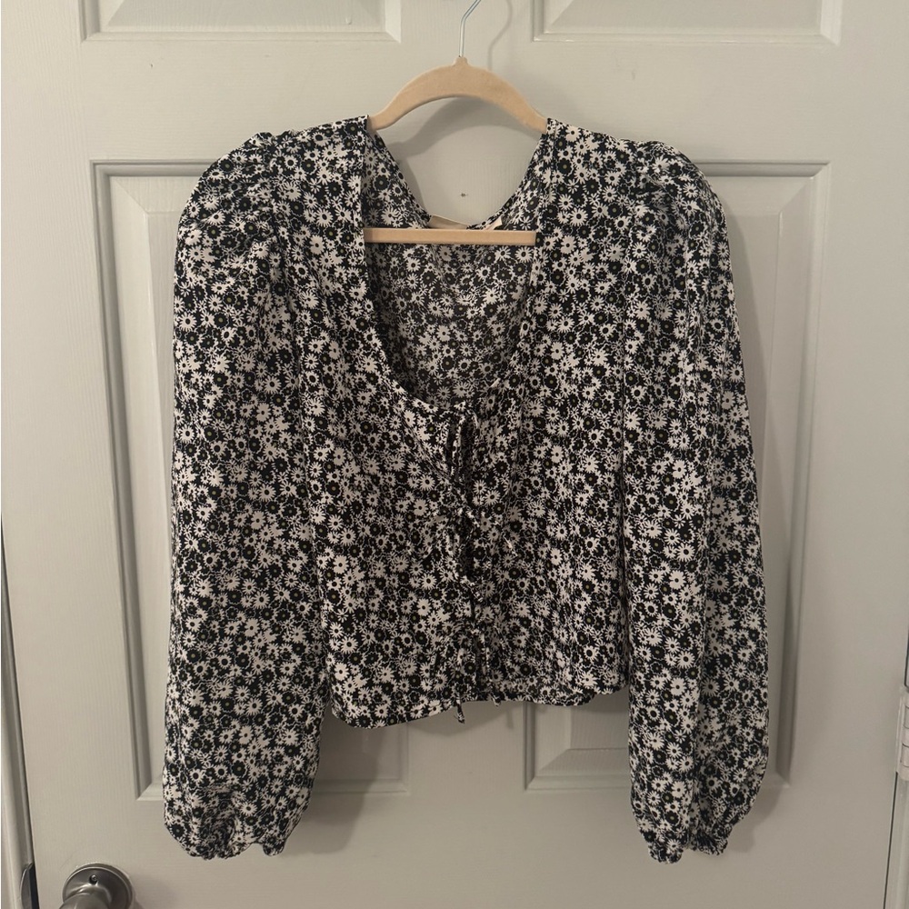 Levi's Black and White Tie Front Floral Blouse size Large